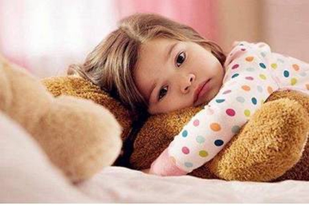 宝宝超过十点睡的危害 四个危害警示宝宝要早睡